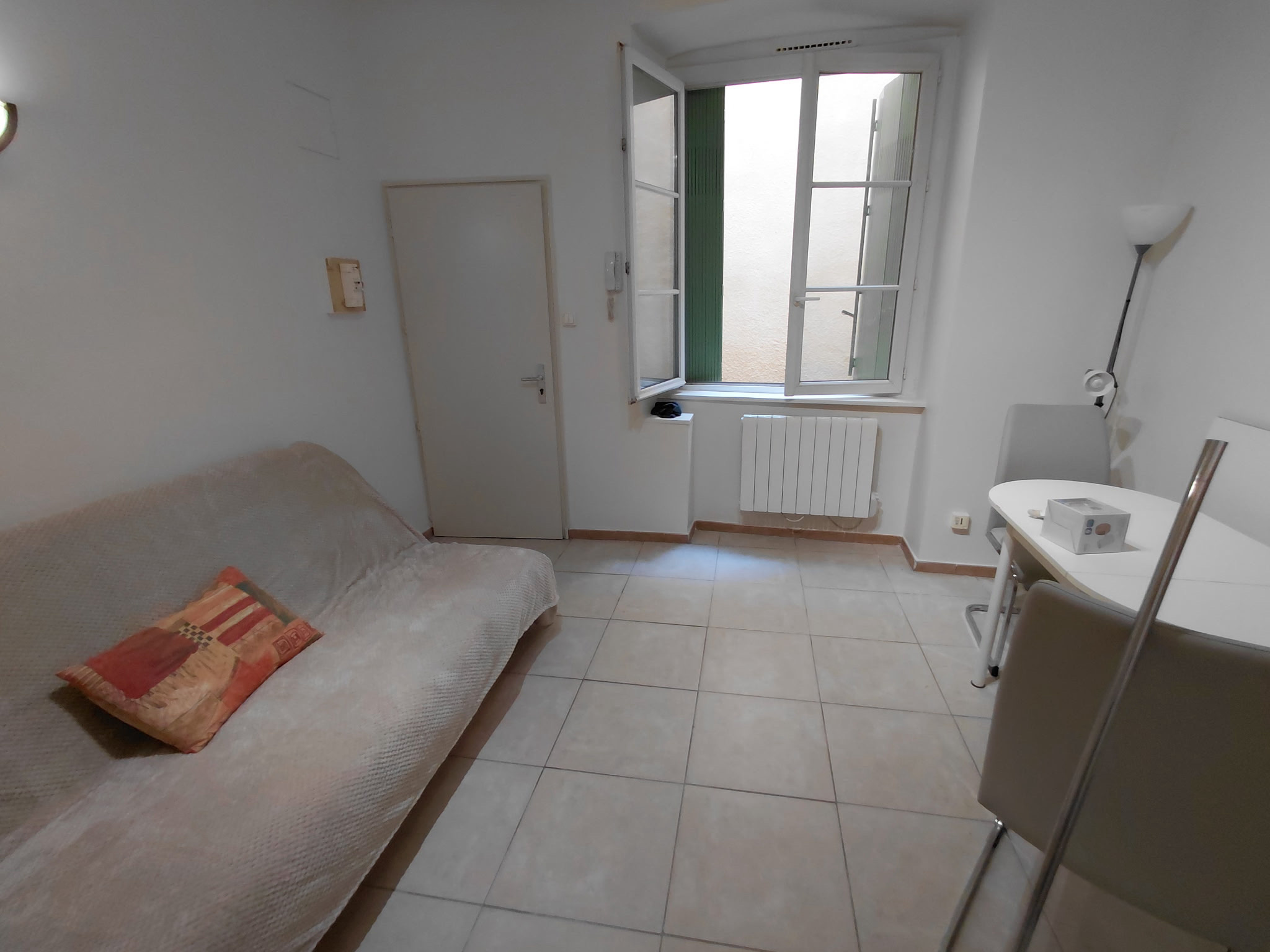 Studio à louer à Laudun l ardoise, 18,74 m², 1 pièce – photo 2 sur 5