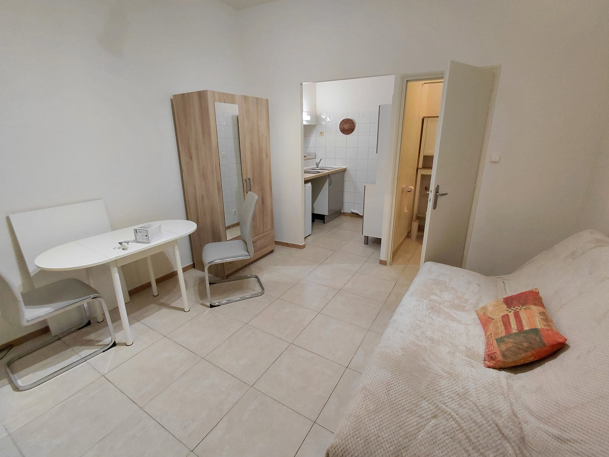 Studio à louer à Laudun l ardoise, 18,74 m², 1 pièce – photo 1 sur 5